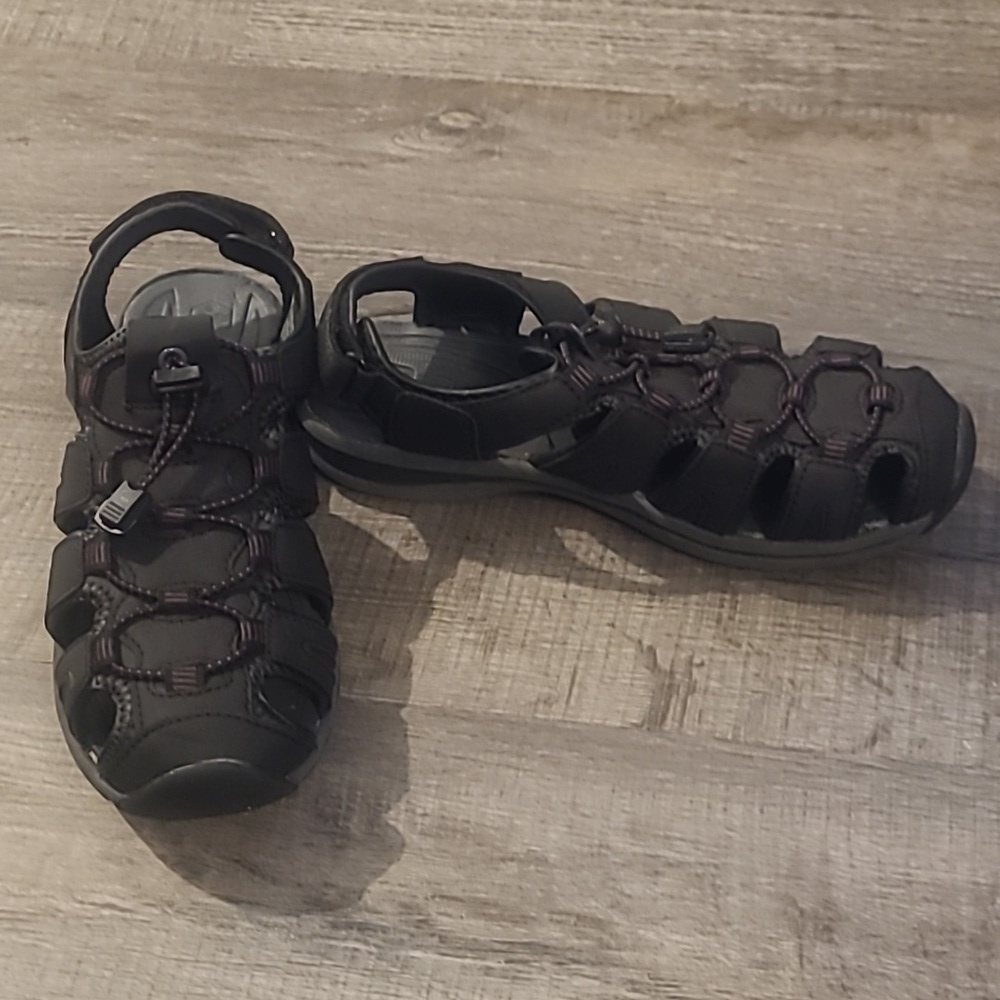 EUC Khombu Ashley Black Ankle Strap Water Sandal Women's 8M